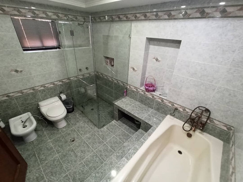 Imagen 25 de 26 de Fernando Guerrero Vende Penthouse En Res. Lexcellent