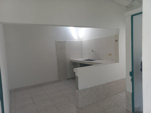 Venta De Casa Con Dos Apartamentos Independientes En Villeta