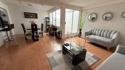Venta De Casa Remodelada En Jardines De Morelos Secc. Flores