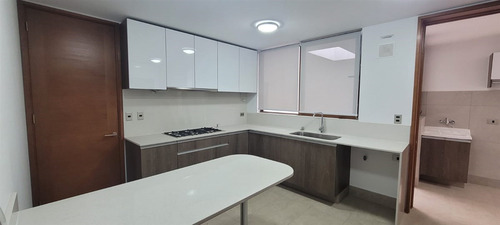 Casa En Arriendo De 6 Dorm. Colegio Huinganal