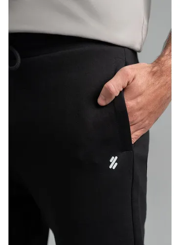 Ultimate Jogger Hombre Pirate Black