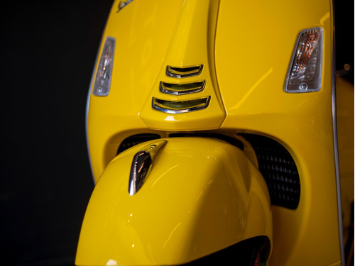 Vespa Gts 300 Super 2023 Amarilla Entrega Hoy