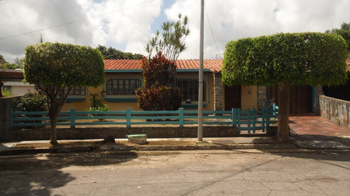 Casa En Venta Urb. Santiago De León. Guarenas.