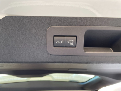 Imagen 19 de 20 de Toyota Land Cruiser 300
