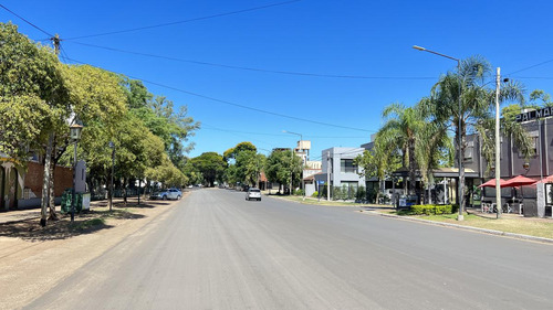 Local Comercial Con Vivienda Frente Parque Quirós