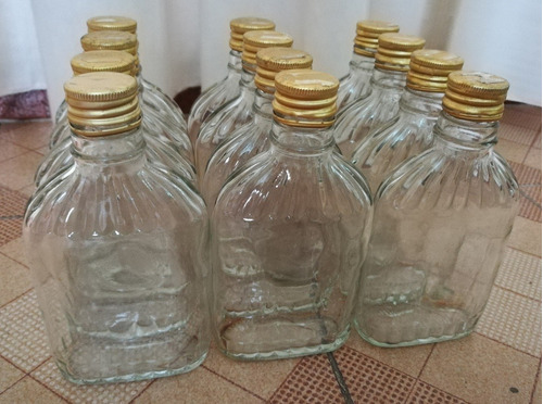 Docena De Botellas De Vidrio Vacías De 325 Ml En Relieve