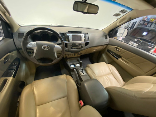 Toyota Hilux SW4 2.7 Srv Cuero Vvti 4x2 4at 7 As - C4