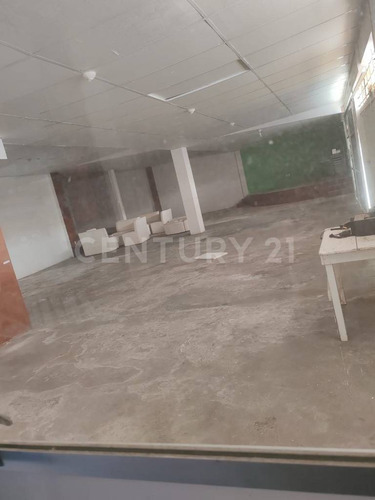 Local Comercial En Renta Con Excelente Ubicación, Colonia Centro.