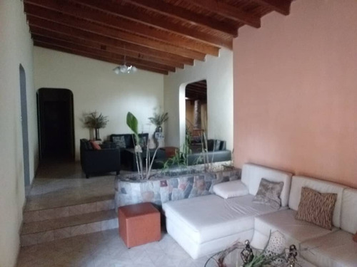 Imagen 5 de 10 de Katherine Castillo Vende Casa Urb El Parral Cod 9598
