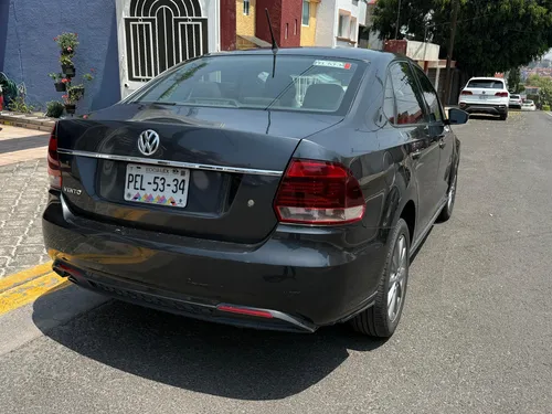 Volkswagen Vento 1.6 Highline At