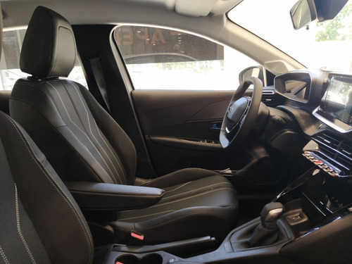 Imagen 9 de 15 de Peugeot 208 Feline Tiptronic