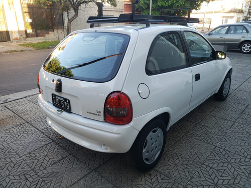 Imagen 5 de 17 de Chevrolet Corsa 2010 1.4 Cargo