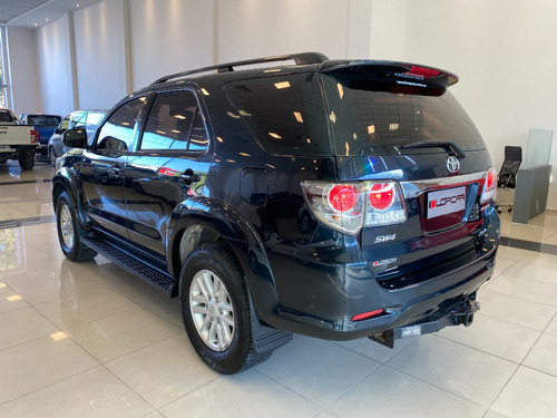 Toyota Hilux SW4 3.0 Srv Cuero 171cv 4x4 5at