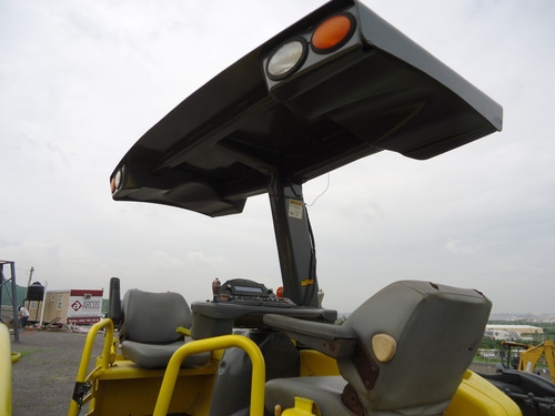 Imagen 6 de 13 de 12) Rodillo Compactador De Asfalto Hypac C784a 2005