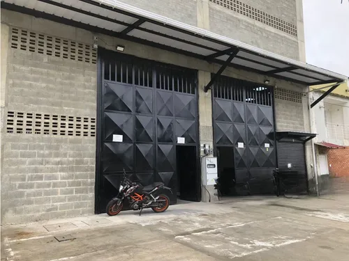 Bodega En Arriendo, Sector Jardines- Via El Caimo