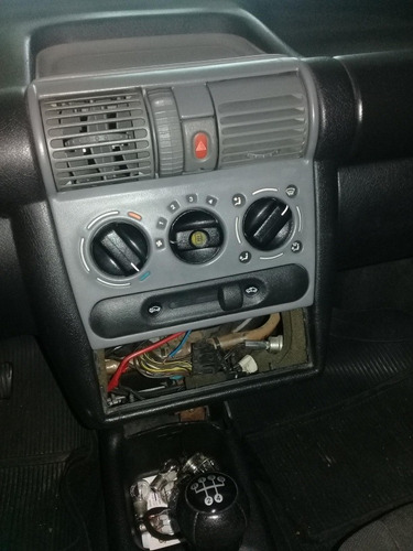 Imagem 9 de 13 de Chevrolet Corsa 1.6 Pfmi