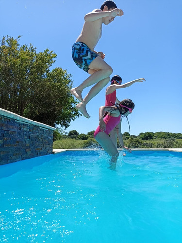 Peumayen Ubicada En El Marco De Los Reyes. Piscina Climatizada Cerrada. Asiento Con Jets De Hidromasaje. Todo El Año +30º