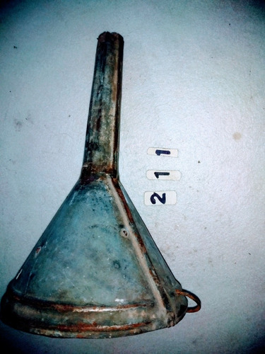 Antiguo Embudo De Chapa Galvanizada 