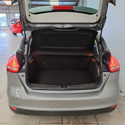 Imagen 8 de 18 de Ford Focus 5p 1.6l N Mt S 2017