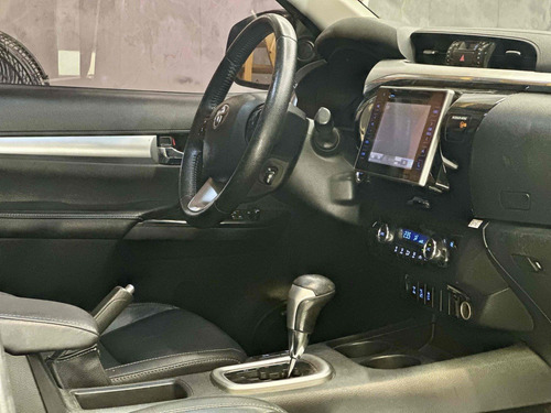Toyota Hilux 2.8 SRX 4X4 CD 16V DIESEL 4P AUTOMÁTICO