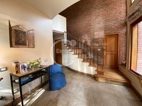 Casa En Venta De 6 Dorm. En Lo Barnechea
