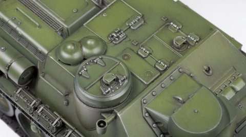 Su-100 Soviet Tank Destroyer Zvezda # 3688 1/35