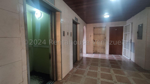 Apartamento Remodelado En Venta, Centro De Barquisimeto Estado Lara E.y.s.r