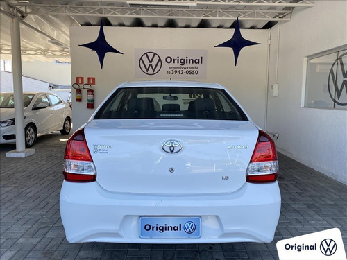 Imagem 5 de 8 de Etios 1.5 X Sedan 16v Flex 4p Manual