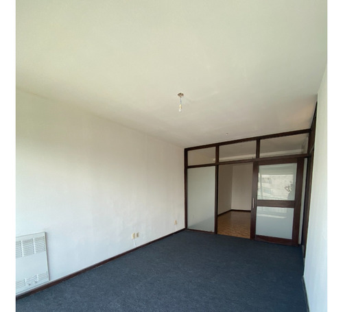 Venta Impecable Oficina Centro