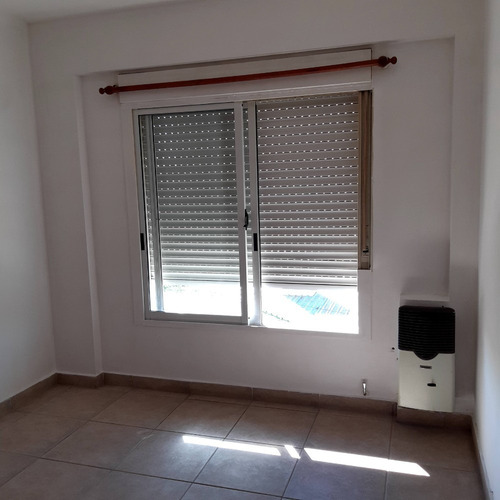 Departamento Ubicado A 1 Cuadra Plaza Pringles
