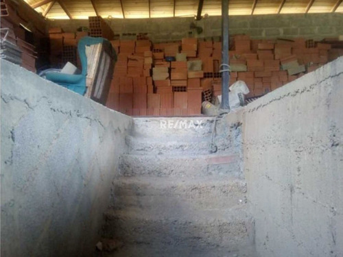 Imagen 7 de 7 de Terreno Con Casa En Urb. Colinas De Mampote