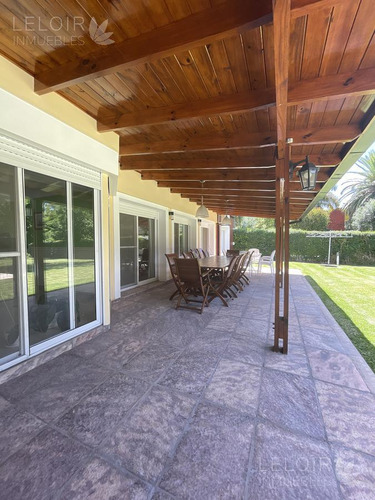 Casa En Venta 4 Amb En Parque Leloir