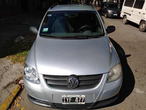 Volkswagen Suran 1.6 I Trendline 90b 2010