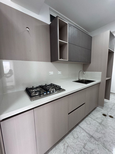 Yz Se Vende Apartamento En Urb. Manantial Res. Areka Suite