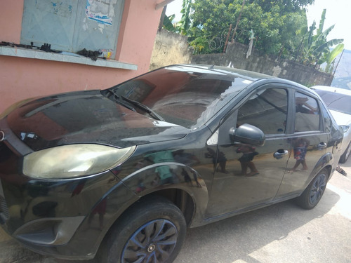 Imagem 3 de 9 de Ford Fiesta Sedã Rocan 2013