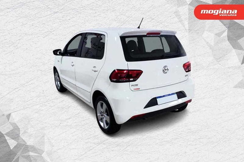 Imagem 5 de 12 de Volkswagen Fox 1.6 Mi Rock In Rio 8v Flex 4p 2016