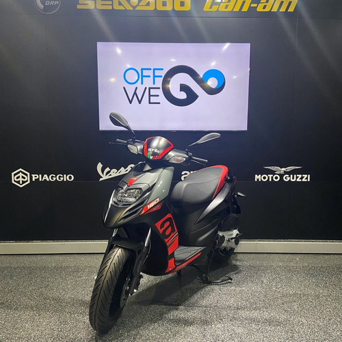 Imagen 2 de 12 de Aprilia Sr Motard 160