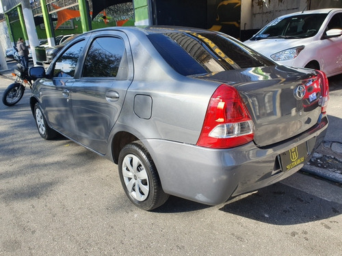 Imagem 7 de 10 de Toyota Etios 2013 1.5 16v Xs 4p