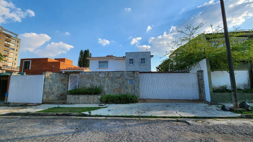 Lucrecia Escorcha Vende Casa Quinta En Urbanización La Viña Cód 219792