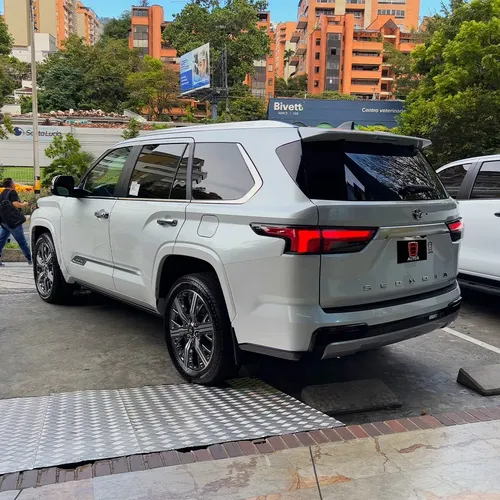 Toyota Sequoia 3.5 V6 Capstone