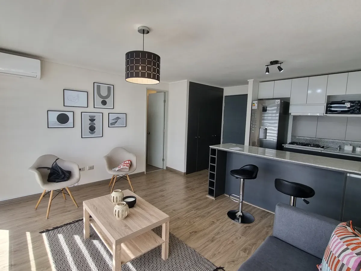 Imagen 2 de 17 de Se Arrienda Hermoso Depto. Amoblado Condominio La Castellana