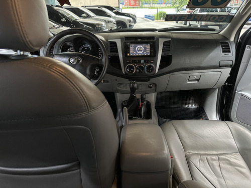 Toyota Hilux 3.0 SRV 4X4 CD 16V TURBO INTERCOOLER DIESEL 4P MANUAL