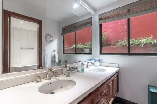 Apartamento En Arriendo/venta En El Nogal. Cod V12869