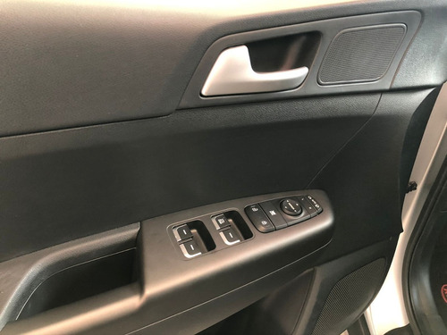 Imagen 14 de 14 de Kia Sportage Desire Mecanica 2022
