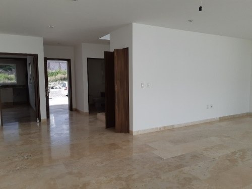 Residencia Lomas De Juriquilla, 4ta Recámara En P.b, 4 Baños