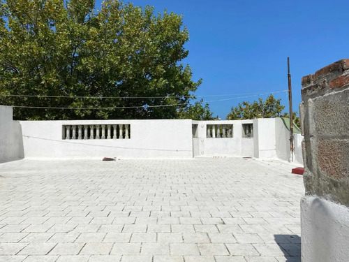 Casa En Alquiler Cordón  De 6 Habitaciones Con Terrazas Y Azotas 