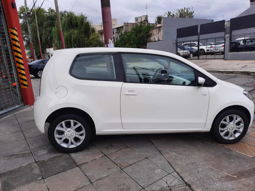 Volkswagen Up! 2017 1.0 High Up! 75cv 3 P