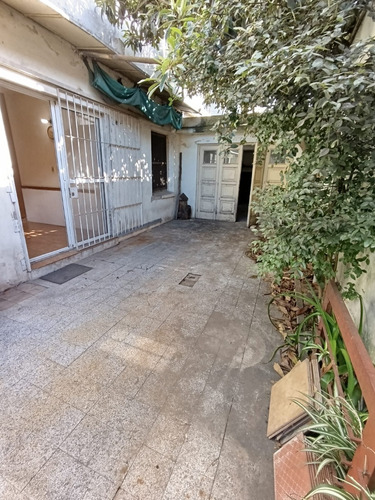 Casa Sobre Av. Rivera Con Terreno De 229 M², Entrada Para 4 Autos, 3 Dormitorios, Jardín, Garaje Con Baño Y Terraza Potencial De Desarrollo