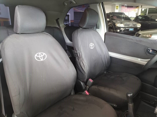 Imagen 7 de 10 de Toyota Yaris Sport