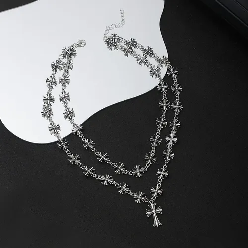 The Cross Necklace Is A Fashionable Double-layered Necklace